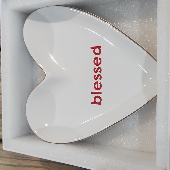 Peace Love World Other - NWT peace love world ceramic trinket dishes in a beautiful boxed presentation.